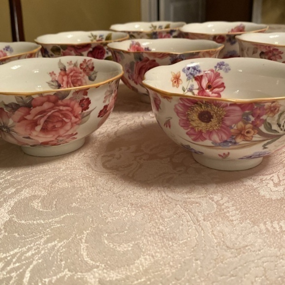 VINTAGE‎ FLOWER BOWLS FINE PORCELAIN BY CUCINA TAVOLO SET OF 8